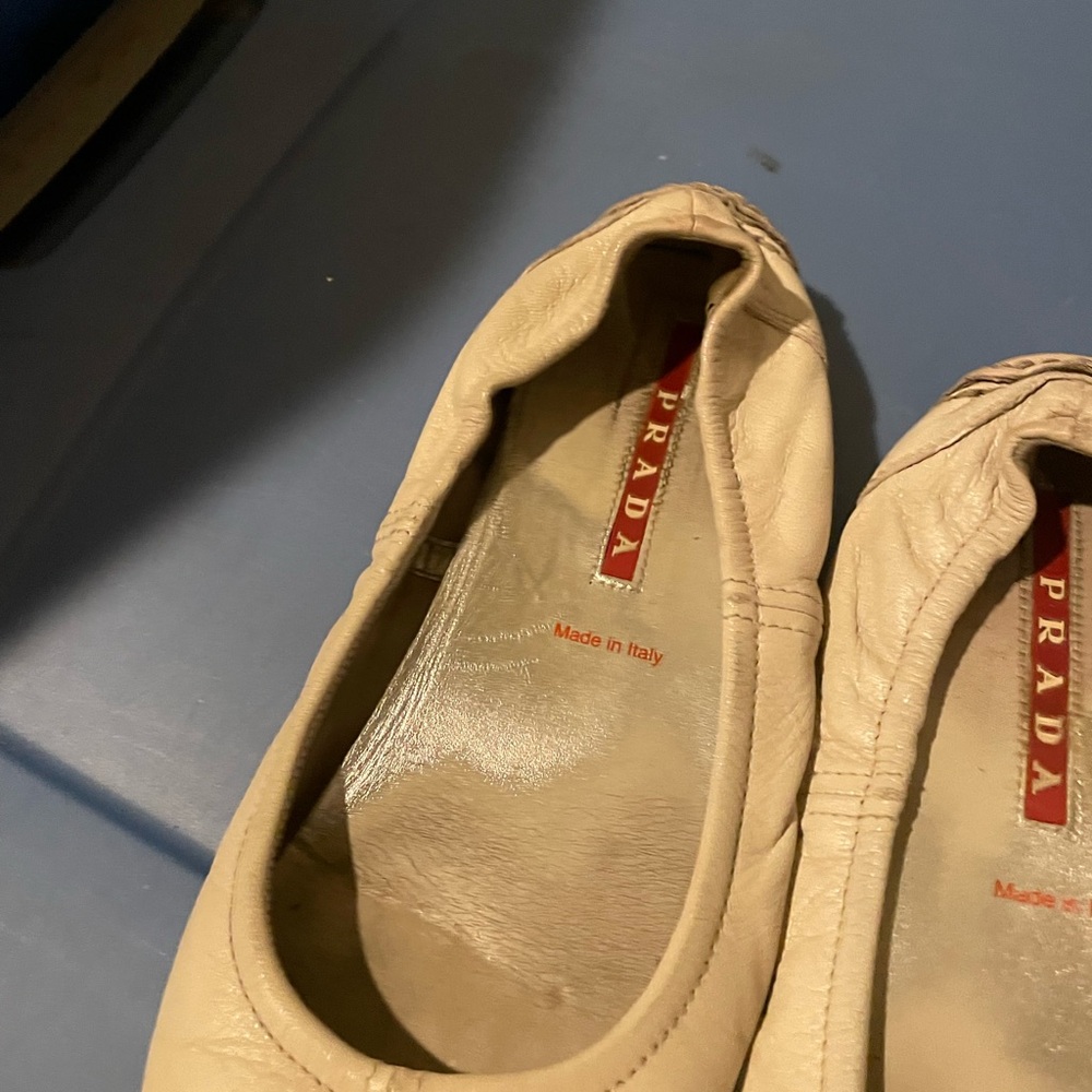 Super soft  leather Prada SZ 38 cream color - Picture 9 of 15